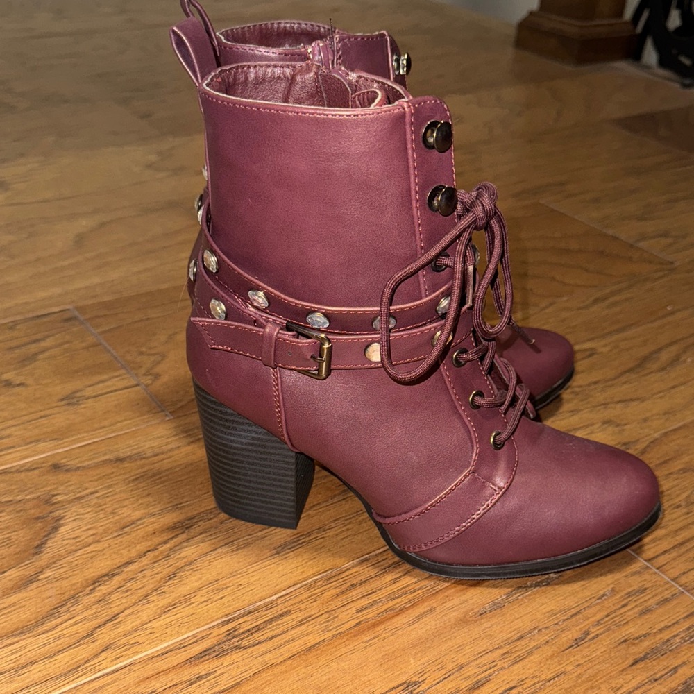 XOXO Maroon Heeled Lace-Up Boots